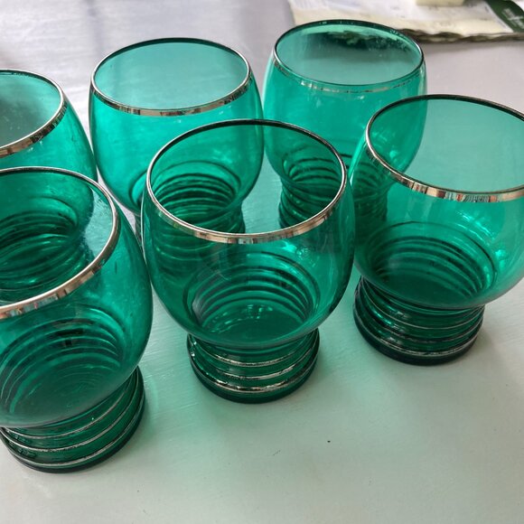 VINTAGE EMERALD GREEN GLASSES (6) ART DECO 4"H Cordial/ Juice Vintage - Picture 6 of 6